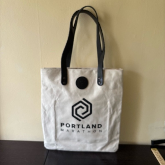 WILL leather goods, Portland marathon side, body bag, satchel tote - Picture 2 of 6